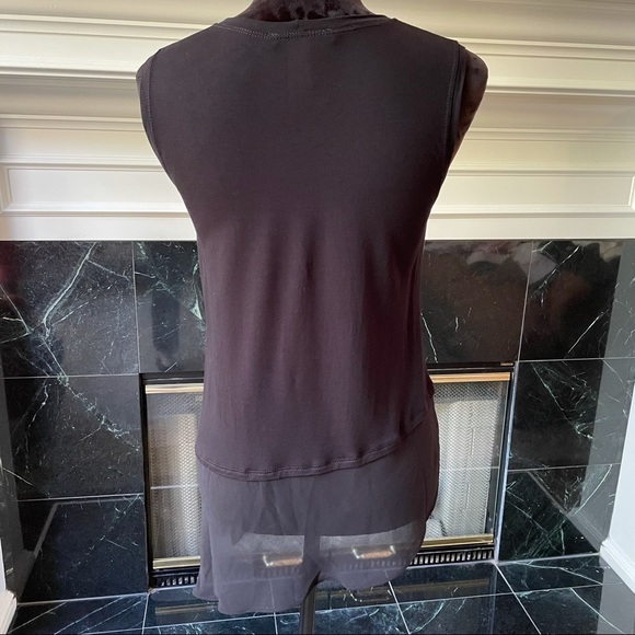 BCBG BLACK SLEEVELESS TOP - Picture 3 of 6